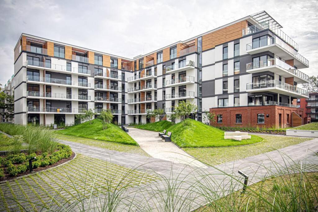 Apartament With Garden Bezplatny Parking !!! Krakow Luaran gambar